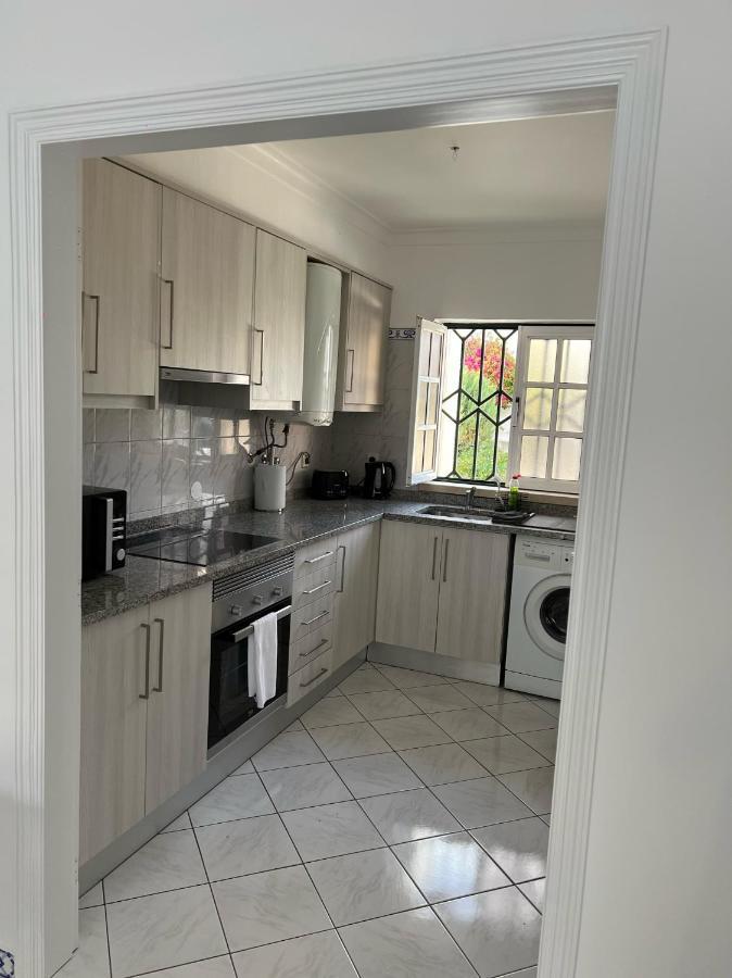 Relaxing 2 Bedroom House 5 Minutes Away From Vilamoura Marina كوارتيرا المظهر الخارجي الصورة