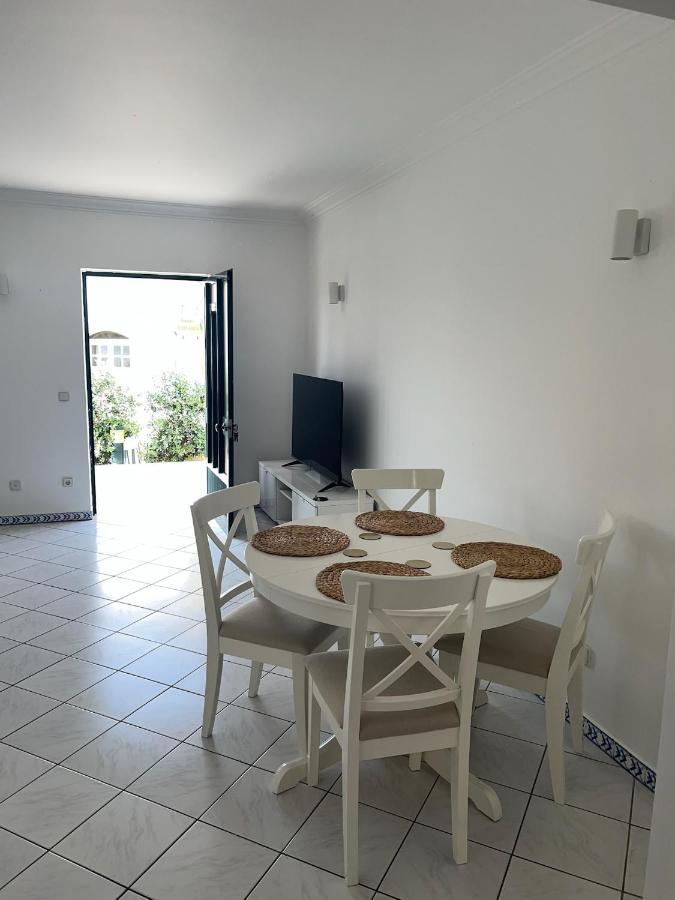 Relaxing 2 Bedroom House 5 Minutes Away From Vilamoura Marina كوارتيرا المظهر الخارجي الصورة